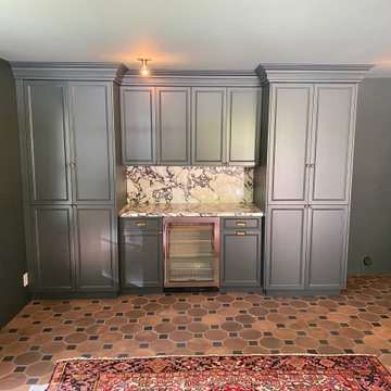 Green living room built-ins