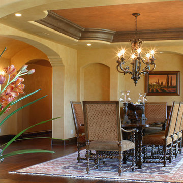 Tuscan Style Dining Room Finish