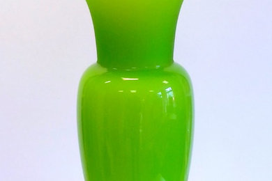 Maigrüne Überfangvase, Opalweiß, Grün transparent,Kristall