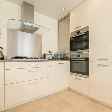 Neutral colours and chic design features, a modern twist to a classic kitchen