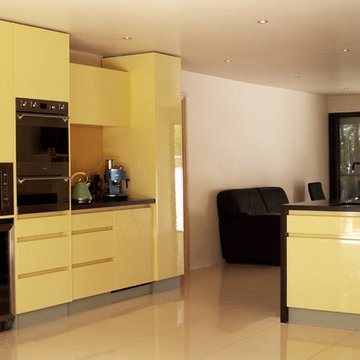 Open Plan Contemporary Kitchen by Compass Kitchens