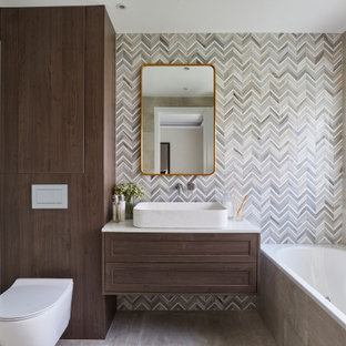 75+ Badezimmer mit Wandtoilette und Marmor-Waschbecken/Waschtisch Ideen