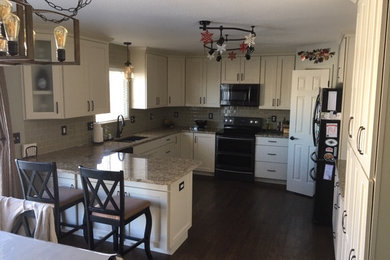 Kitchen - kitchen idea in Denver