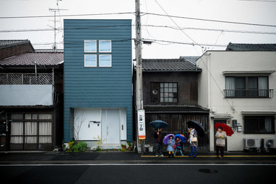 他の地域にあるおしゃれな家の外観の写真