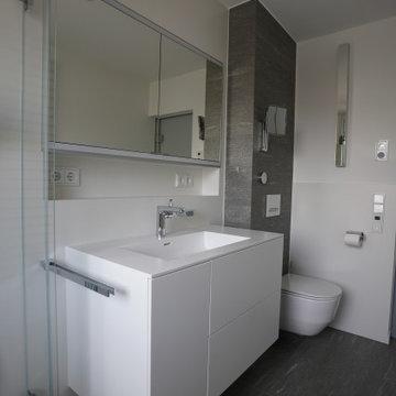 Aus einem Badezimmer wird ein Duschbad der extra Klasse