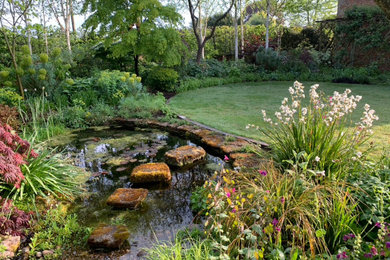 This is an example of a country garden in Wiltshire.