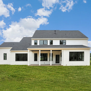 Black windows give this modern farmhouse a stylish look