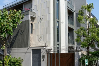 Contemporary exterior home idea in Delhi