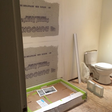 Penticton Reno, Bath room & Kitchen & Garage