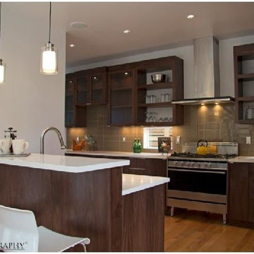Beaumont-Wilshire Contemporary Home Kitchen
