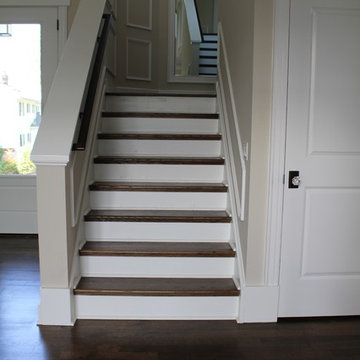 Foyer & Interior Stairs