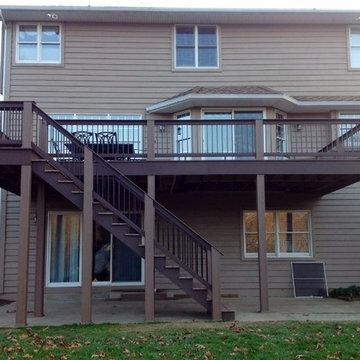 AZEK Deck with Timbertech Builderrail and Genovations Brownstone post wraps