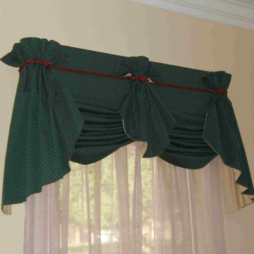 Great Valance Ideas for your Kitchen, Laundry and Mud Rooms