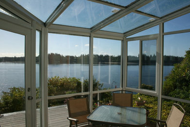 Elegant sunroom photo in Seattle