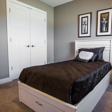 1543 sq/ft Modified Bi-level, 3 bedrooms, 2 ½ baths