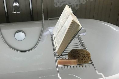 Adjustable Tub Caddy with Reading Rack