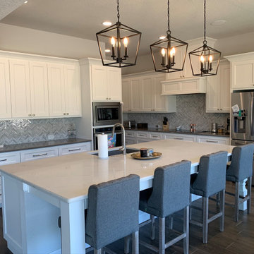 Hill Co. (Soft) Modern: 3,491 ft²/5 BR/3 BA/2 ST