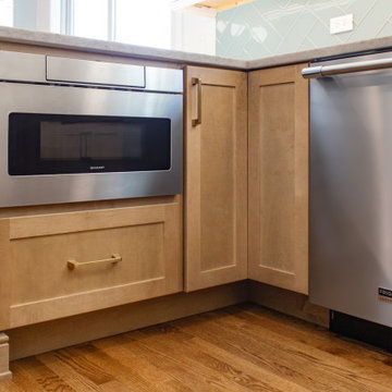 Inviting & Airy Algonquin Kitchen