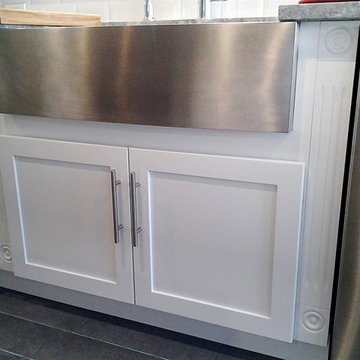 Direct Depot | White Modern Shaker Kitchen with Red Accents