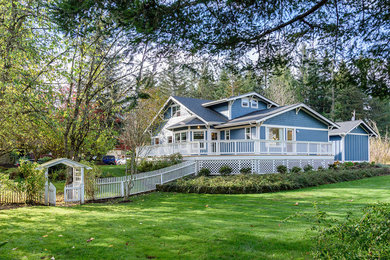 Arts and crafts exterior home photo in Seattle
