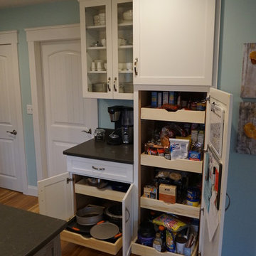 Two-Tone Transitional Kitchen