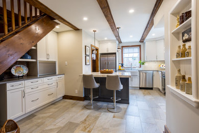 Arts and crafts home design photo in Ottawa