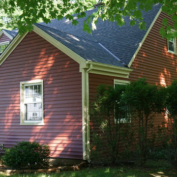 Royal Woodland Rustic Red Siding installed by Sidetex in Mount Carmel, Hamden CT