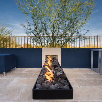 Luxury Pool, Perimeter Overflow Spa and Cantilevered Fire Feature