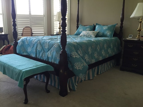 Bedskirt On Poster Bed, How To Put A Bedskirt On Queen Size Bed
