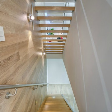 Stunning Modern and Sophisticated New Construction