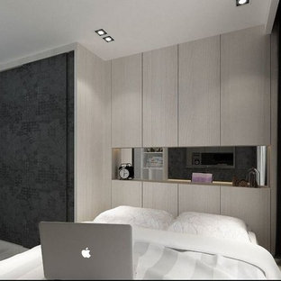 Idee per una grande camera matrimoniale etnica con pavimento in marmo e pavimento bianco