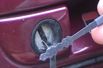 Unlock car door lock using jigger pick