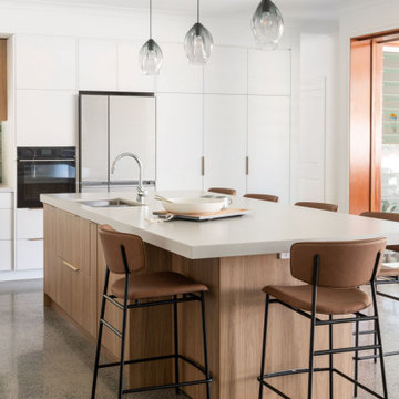 Light and Contemporary Wooloowin Kitchen
