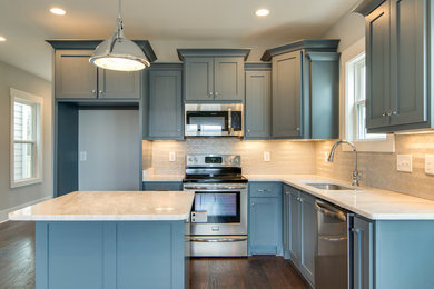 Kitchen - craftsman kitchen idea in Nashville