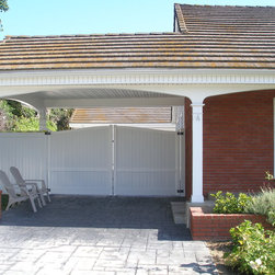 Privacy with Archtop Driveway - Products