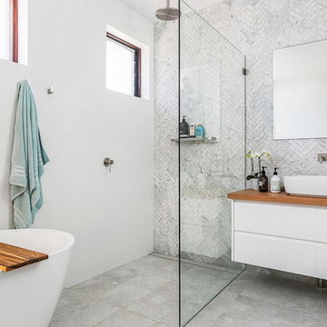 Bathroom with tile feature wall