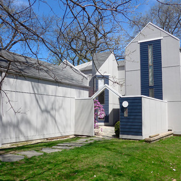 Highland Park, IL Contemporary Exterior Remodel in Pearl Gray and Deep Ocean