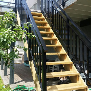 Deck Renovation w/Privacy Wall - AFTER