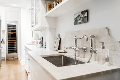 Transitional kitchen photo