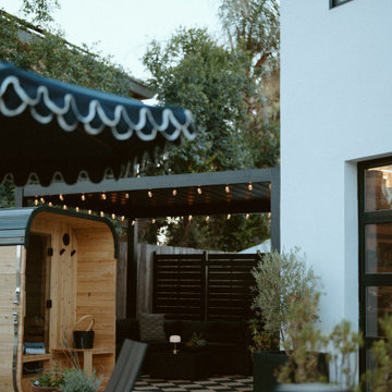 Visalia, CA Private Sideyard Retreat with Aluminum Louvered Pergola