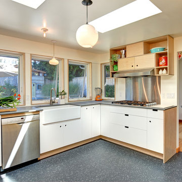 View Ridge - Modern Kitchen + Bath
