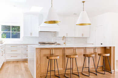 Example of a transitional kitchen design in Dallas