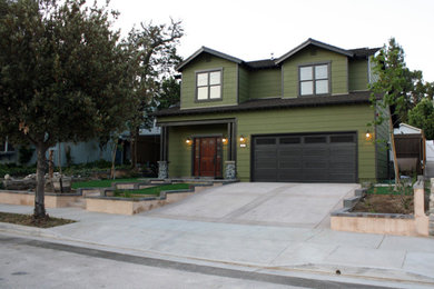Transitional exterior home idea in Los Angeles