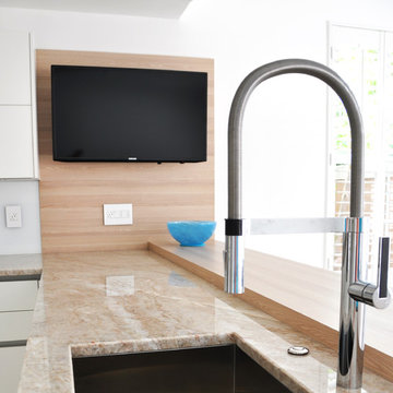 Naples | Puristic White Kitchen