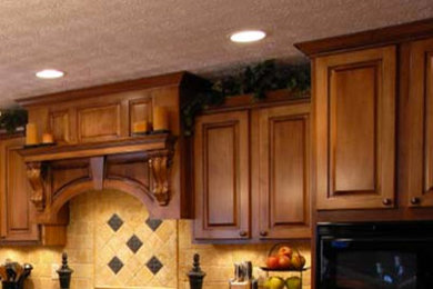 Example of a kitchen design in San Diego