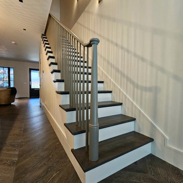 Project #112 | Traditional Staircase with Continuous Rail System