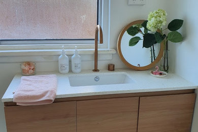 Example of a trendy bathroom design in Melbourne