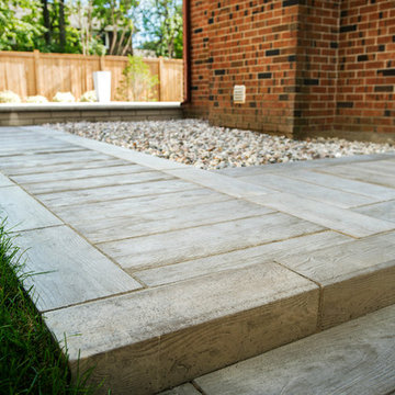Contemporary backyard in Beaconsfield