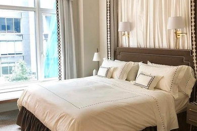 Bedroom - modern bedroom idea in New York