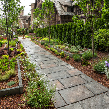 Traditional Style Walkway